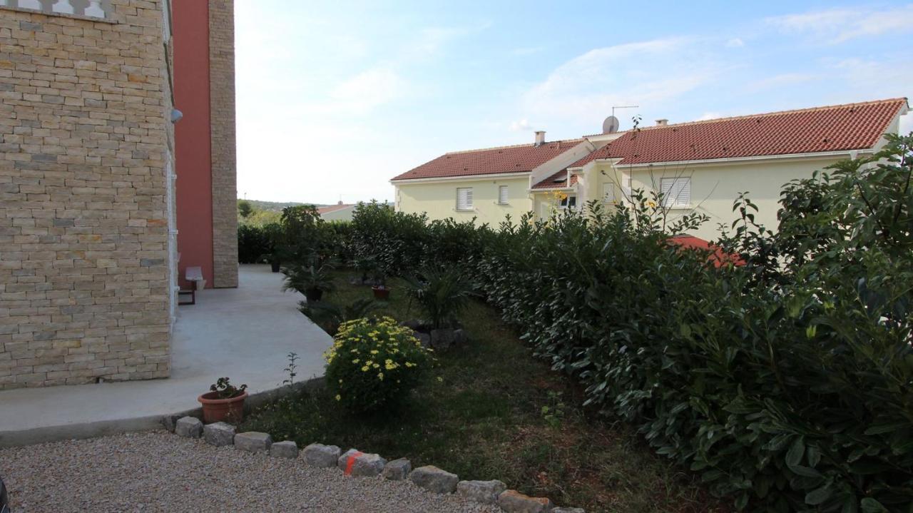 Apartments Jela Sveti Vid-Miholjice Exterior foto